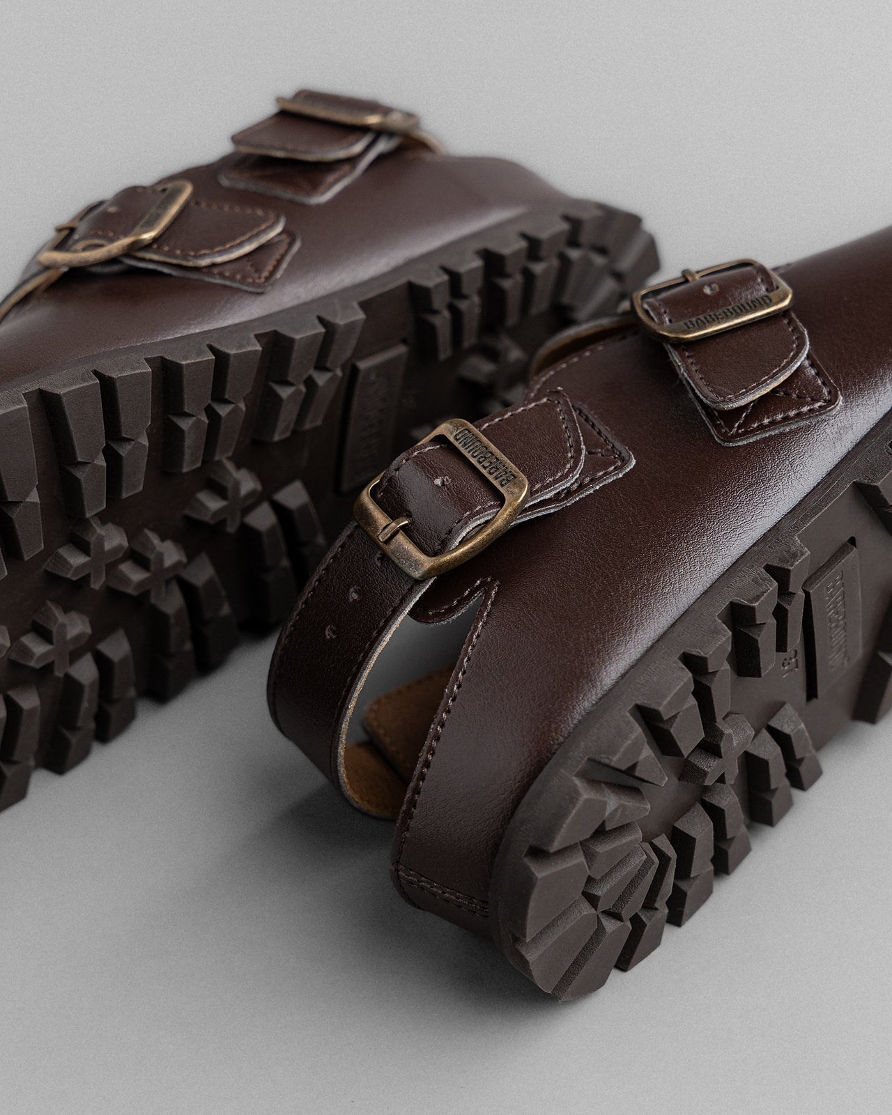 Ikaros Glaze - Barefoot Clog (Dark Brown)