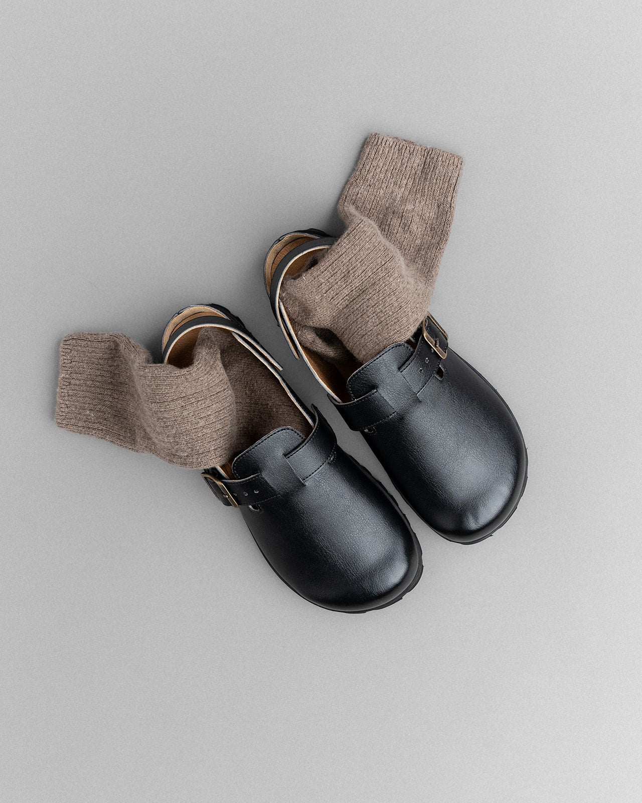 Ikaros Glaze - Barefoot Clog (Black)